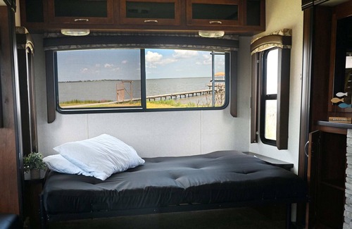 Gilchrist House | Bay View Glamping Sum