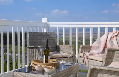 Borth House | Bay View Lodge, Brynowen