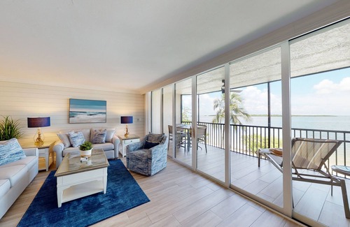 Punta Rassa Condo | Bay View Tower #134 LUXURIOUS NEWLY RENOVATED 2 BED CONDO WITH BREATHTAKING VIEWS