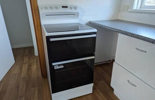 Glebe Apartment | Bayley 2 - Walk to city from 2 bedroom apartment with city and mountain views