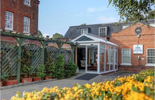 Slough Hotel | Baylis House Hotel