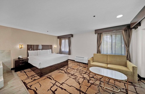 Cascade Hotel | Baymont by Wyndham Anderson
