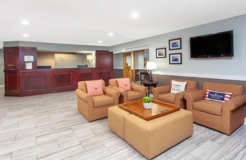 Grand Haven Hotel | Baymont by Wyndham Grand Haven