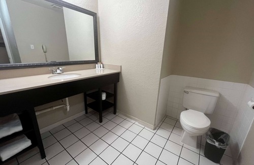 Westchase Hotel | Baymont by Wyndham Houston/Westchase