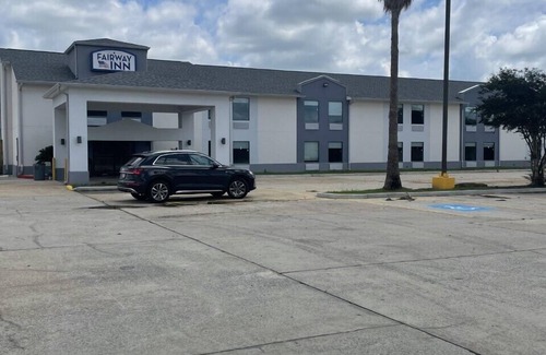Iowa Hotel | Baymont by Wyndham Iowa Lake Charles
