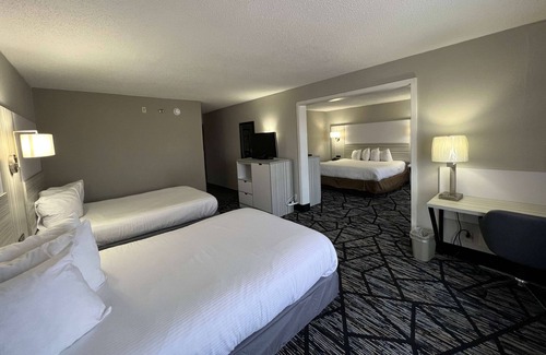 Orange Prairie Hotel | Baymont by Wyndham Peoria