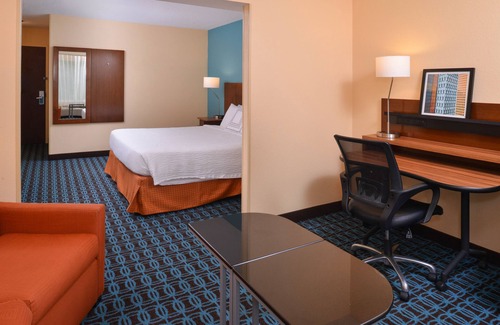 St. Charles Hotel | Baymont by Wyndham St. Charles