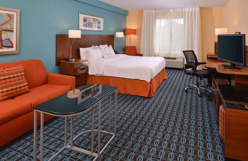 St. Charles Hotel | Baymont by Wyndham St. Charles