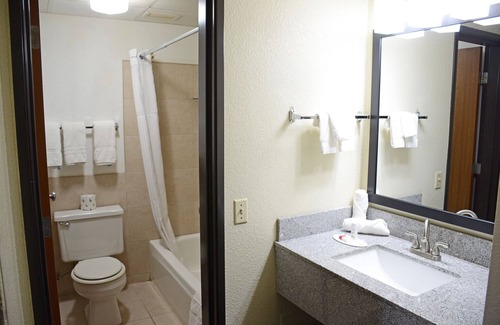 Waupun Hotel | Baymont by Wyndham Waupun