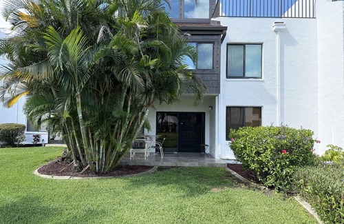 Englewood Condo | Bayside 2BR – Walk-Out Patio by Heated Pool