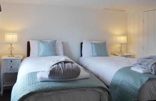 Lower Swanwick House | Baytree Cottage