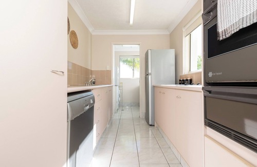Biggera Waters Apartment | Bayview Beach Holiday Apartments