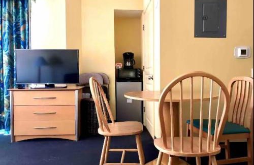 Crescent Beach Apartment | Baywatch Resort