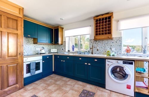 Polzeath Cottage | BAYWATCH SANDS, pet friendly, country holiday cottage in Polzeath