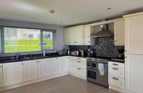 Bangor Apartment | BAYWATCH - Wonderful beach views
