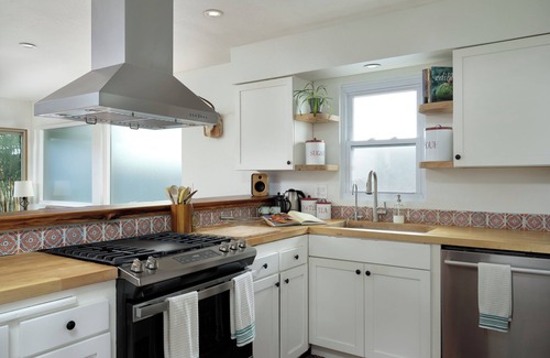 Baywood Park House | Baywood Casita- kids, dogs, hot tub