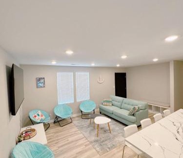 Myrtle Beach House | BBQ HOT TUB 10min to the BEACH