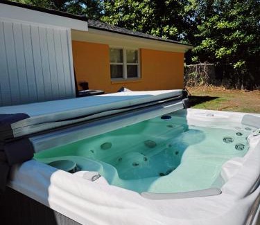 Myrtle Beach House | BBQ HOT TUB 10min to the BEACH