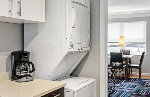 Buckhead Apartment | (BC2bH) Great Location, Peaceful Condo Near Peachtree Street