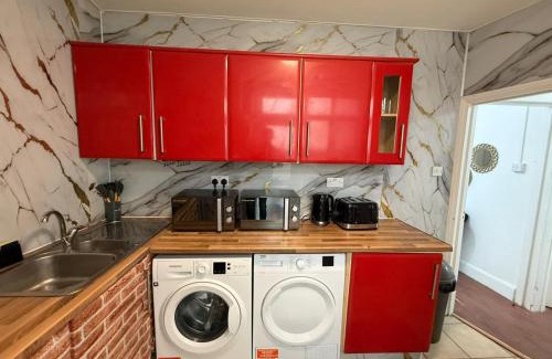 Dudden Hill House | BD-Stylish Double bed in Wembley