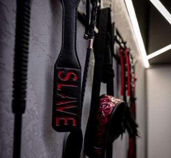 Old Town Apartment | BDSM apartmán v Bratislave -ADULTS ONLY