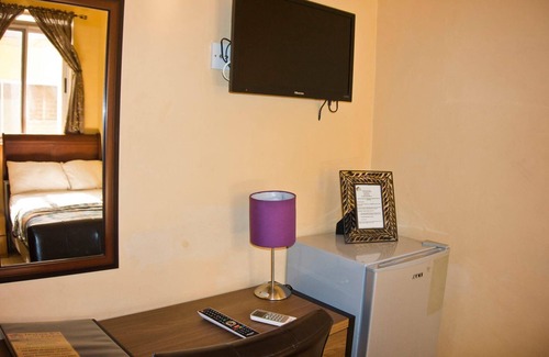 Asylum Down House | BE OUR GUEST AND ENJOY THE COMFORT OF YOUR OWN HOME