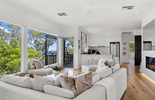 Hardys Bay House | Beach, Bay, Bush and Heated Plunge Pool
