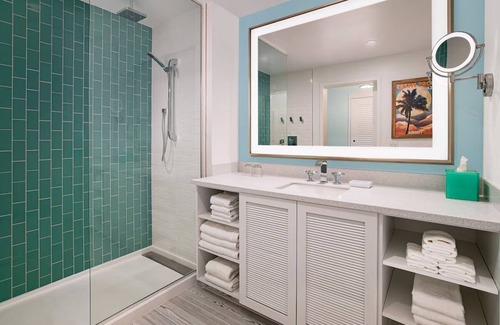 Fort Myers Beach Resort | Beach Bliss: Enjoy 4 Spacious Rooms w/Sunset & Ocean Views Nearby