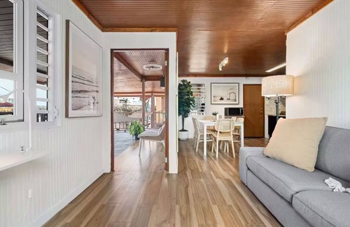 Santurce Cabin | Beach Cabin-Renovated[3 BR] Walk 2beach+gated prkg