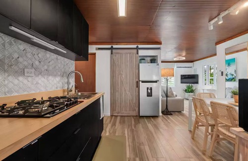 Santurce Cabin | Beach Cabin-Renovated[3 BR] Walk 2beach+gated prkg