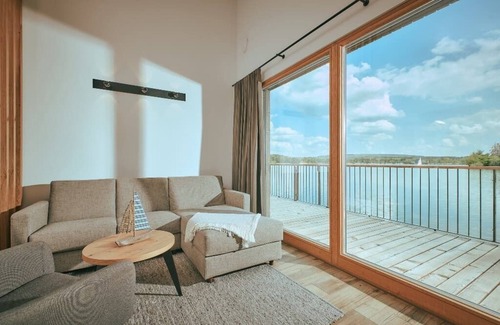 Steinberg am See Apartment | Beach chalet (80sqm) with kitchenette and lakeside terrace