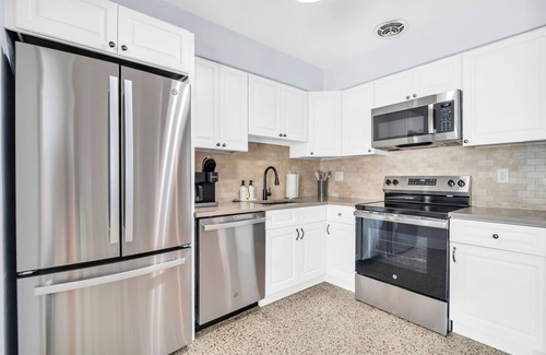 Indian Rocks Beach House | Beach Cottage Pool/Spa Golf Cart Pets OK