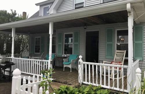 Onset Cottage | Beach Cottage 100 steps to the beach