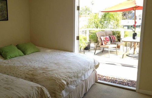 Mission Beach House | BEACH ESCAPE! WELL STOCKED! OUTDOOR DECKS!