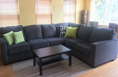 Mission Beach House | BEACH ESCAPE! WELL STOCKED! OUTDOOR DECKS!