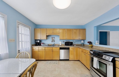 Cottage Line Cottage | Beach Front on the Bay - Pet Friendly by RedAwning