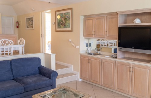 Paradise Island Villa | Beach Front Resort On Beautiful Beach Near Atlantis