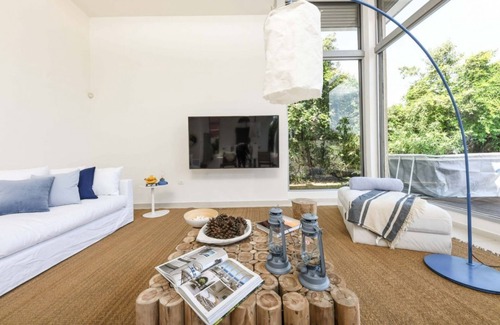 Herzliya Pituach Villa | Beach Front Villa with pool and views