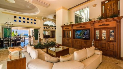 Boca de Tomatlan Villa | Beach Frontage Armonia Villa with stunning views
