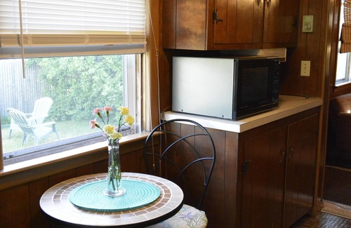 Narragansett House | Beach Getaway For Play or Remote Work- Narragansett, RI