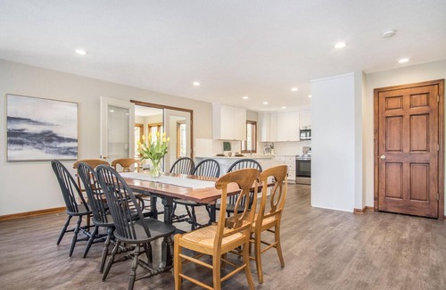 Macatawa House | Beach Home ⚓︎ Private Beach Access ⚓︎ Ample Parking ⚓︎ Lake Views