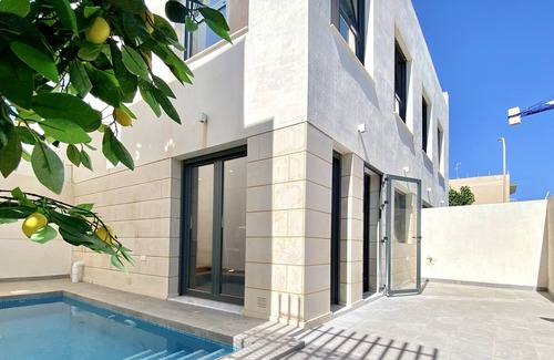 Torre de la Horadada House | Beach House in Torre de la Horadada with Pool