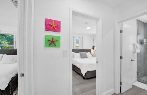 Hallandale Beach House | Beach House 2 King Beds BBQ Game RM 65 & 55 TV