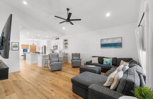 Port St. Joe House | Beach House - 6th Street Retreat by PHG