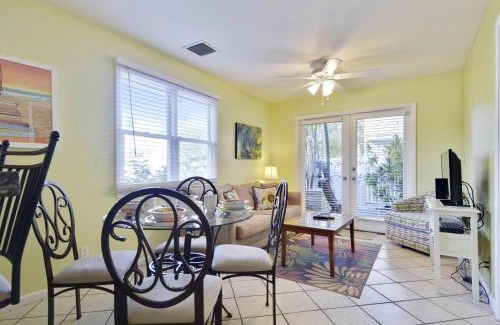 Truman Annex House | Beach House Condo by AvantStay Communal Pool Gated Community Great Location Week Long Stays