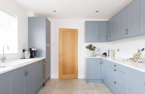 East Wittering House | Beach house for 10 with hot tub & garden