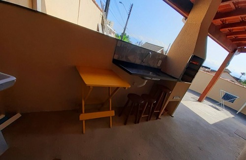 Centro House | Beach house in the city center in Caraguatatuba. 5 minutes walk to the beach π