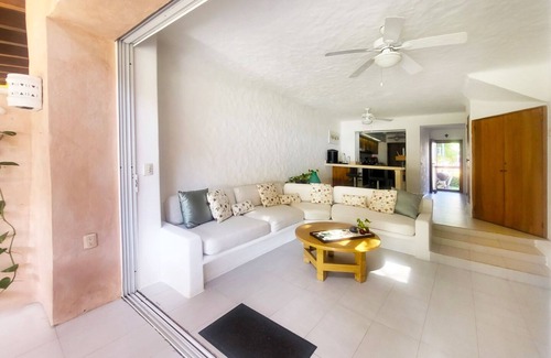 Ixtapa Villa | Beach House in Ixtapa - Playa Iguana Residential