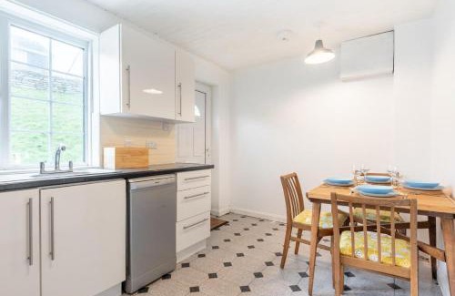 Porthtowan House | Beach House Sea Views 10 min Walk to Beach