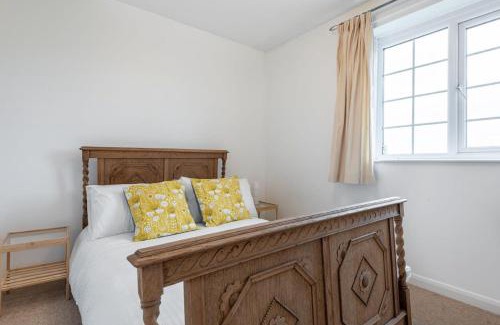Porthtowan House | Beach House Sea Views 10 min Walk to Beach